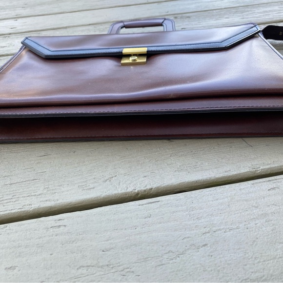 VINTAGE Unisex vegan brown leather portfolio , Size: 17”W x 12”H x 3”D - Picture 4 of 14